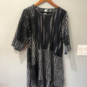Black and white tunic
